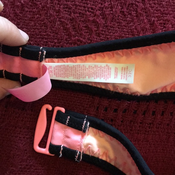 Victoria’s Secret swim top, 32c - Picture 3 of 7